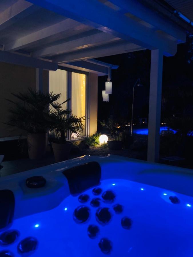 Apartment Tinyhouse Mit Pool, Outdoor Whirlpool Und Garten Petershagen-Eggersdorf Dış mekan fotoğraf