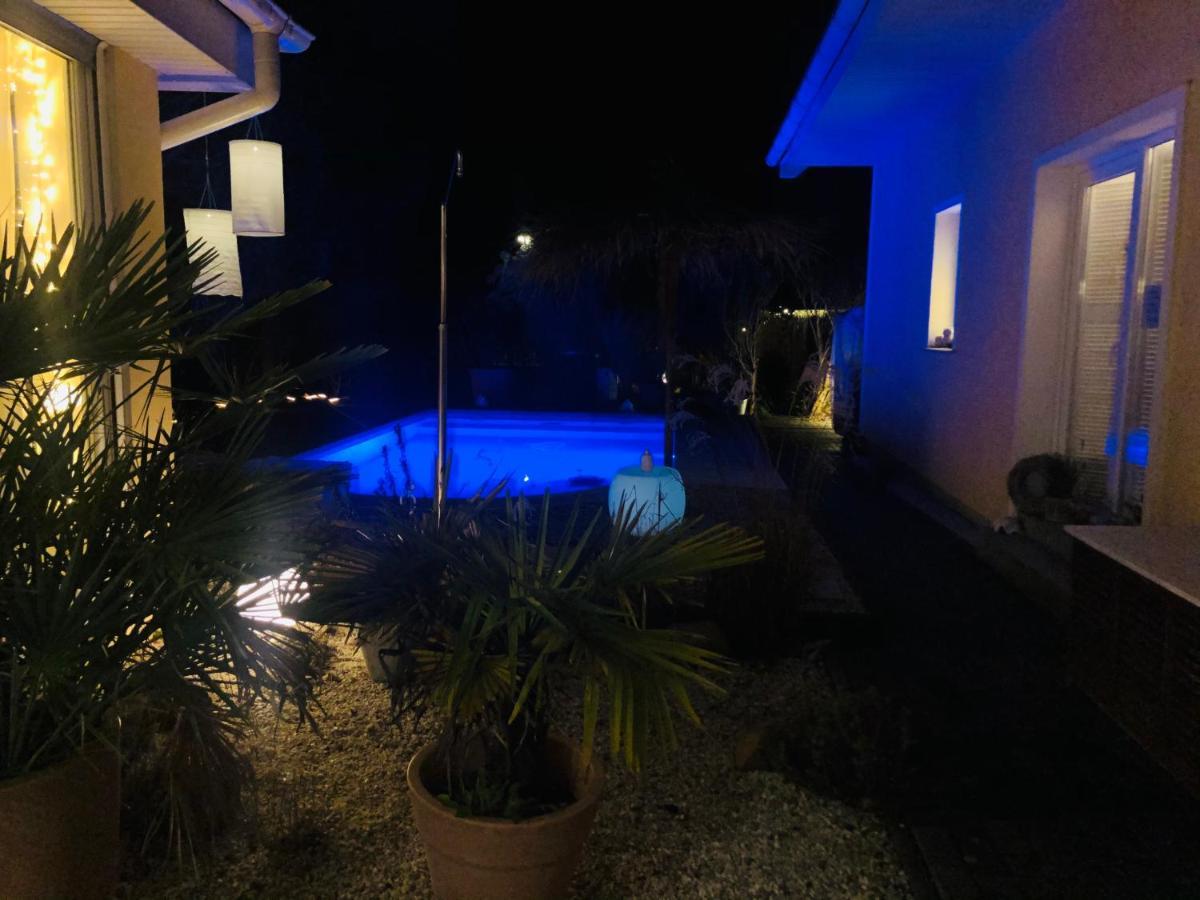 Apartment Tinyhouse Mit Pool, Outdoor Whirlpool Und Garten Petershagen-Eggersdorf Dış mekan fotoğraf