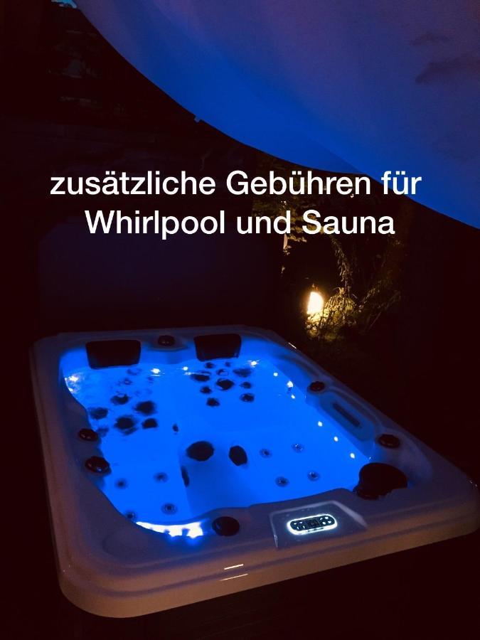 Apartment Tinyhouse Mit Pool, Outdoor Whirlpool Und Garten Petershagen-Eggersdorf Dış mekan fotoğraf